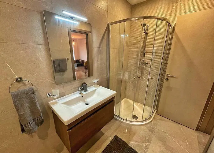 Modern 1 Bedroom 400m Away From The Sea