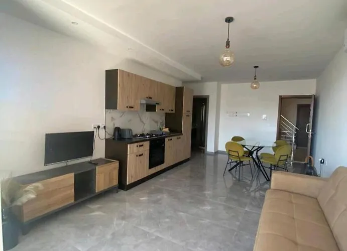 Apartment Modern 1 Bedroom 400m Away From The Sea *