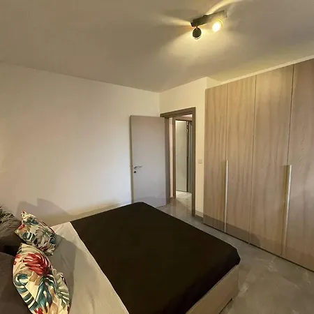 Modern 1 Bedroom 400m Away From The Sea Appartamento